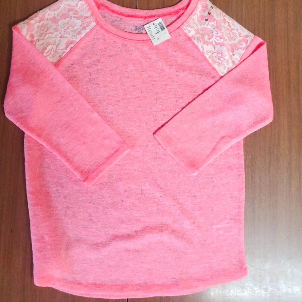 Girls 3/4 sleeve top